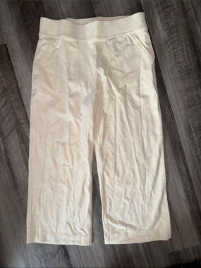 NEW Duluth Trading Co. medium Women's NoGA Naturale Cotton Wide Leg Capri pants